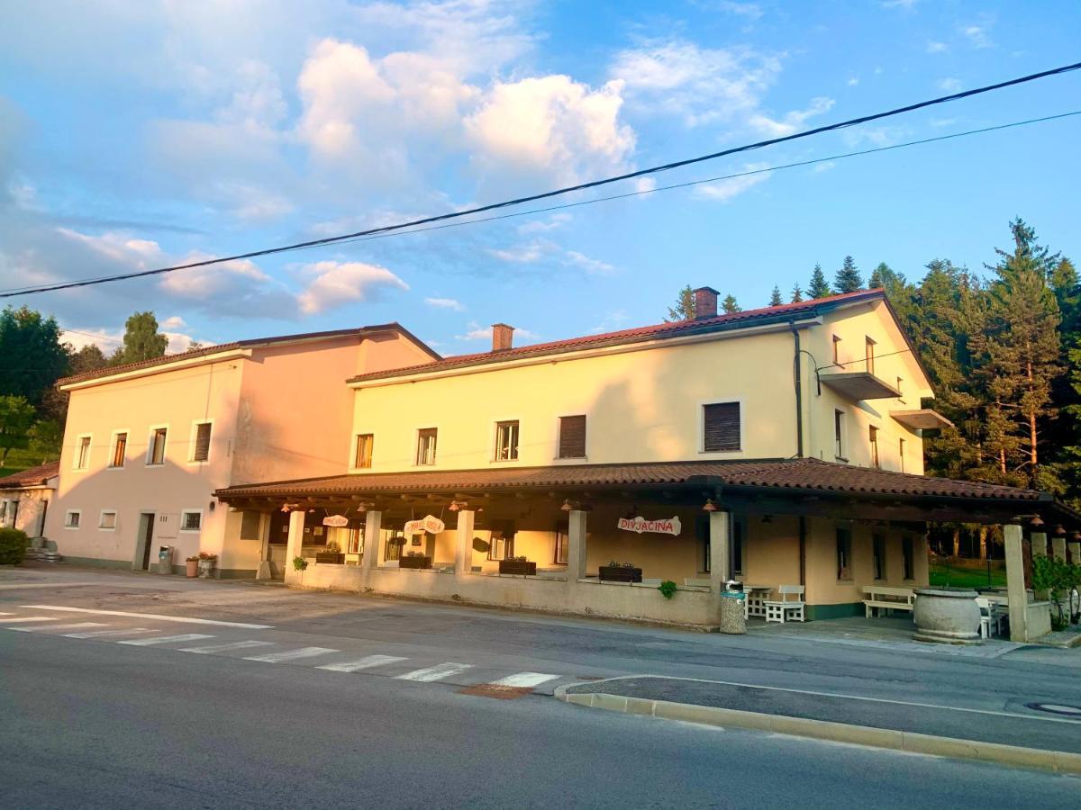 Gostisce Stari Grad Senozece Exterior photo